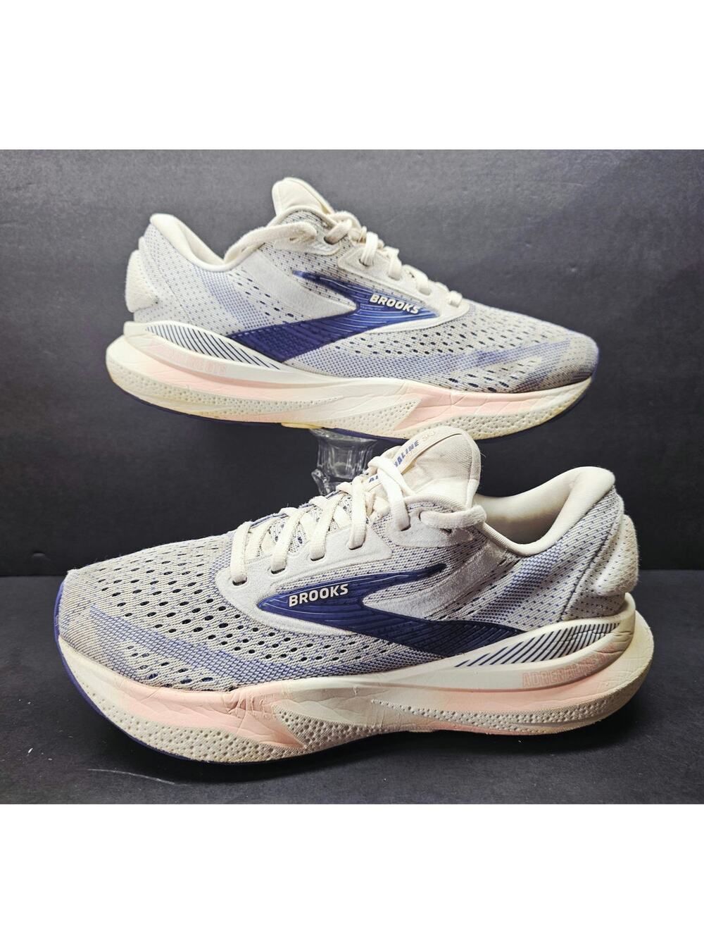 Brooks Women 8 Comfy footwear